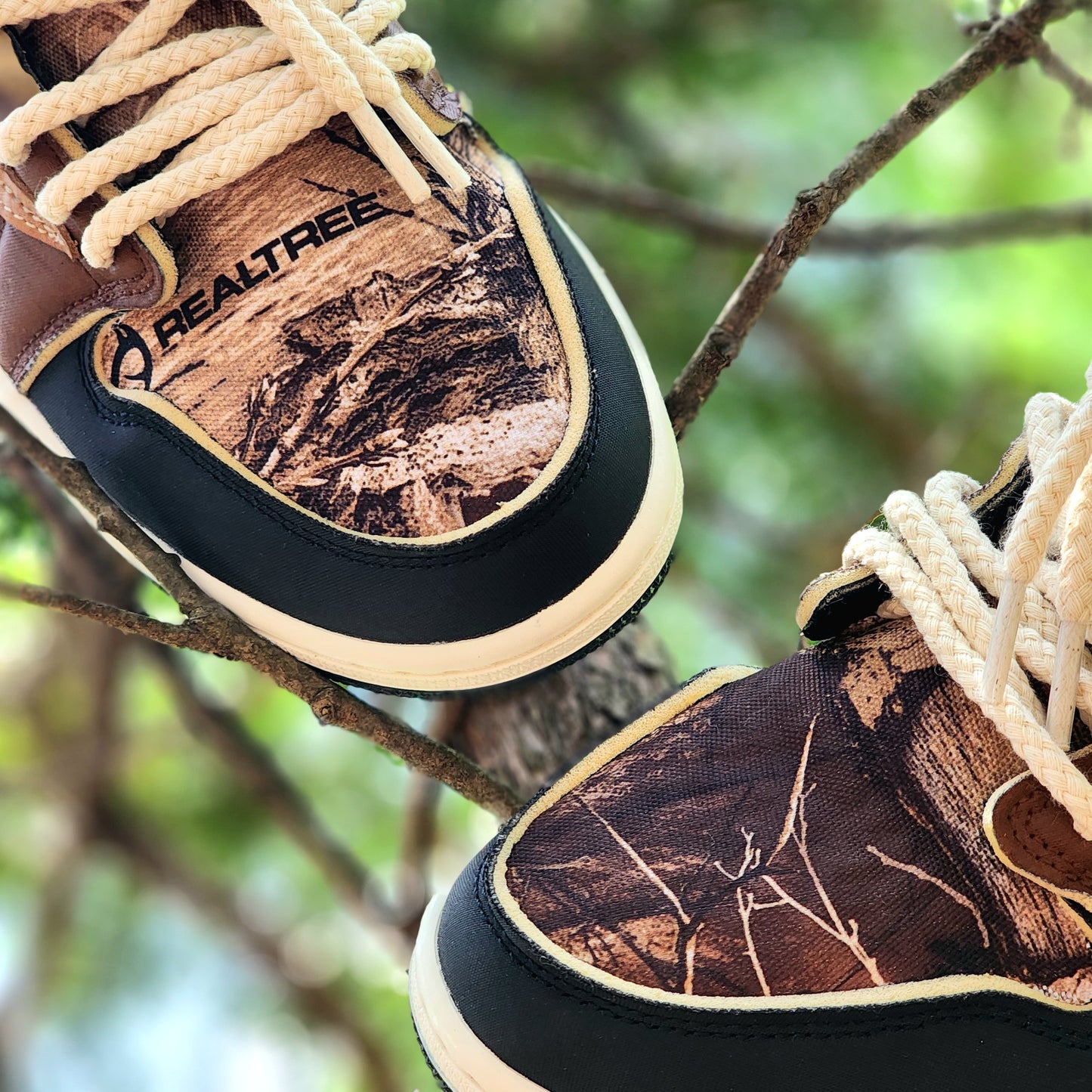 TSAJ1 Low "Utopia Hunt" Special Edition Size 11